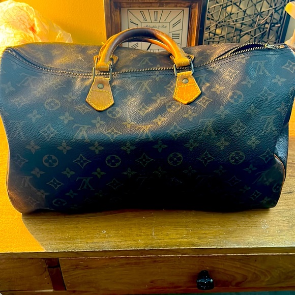 Louis Vuitton Handbags - Louis Vuitton Speedy 40